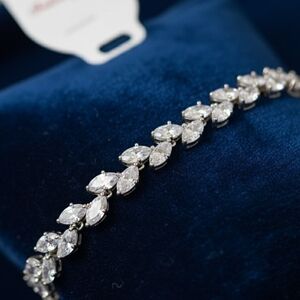 Ladies Fashion Jewelry Clear Cubic Zirconia Crystal Dangle Bracelet - Brand New